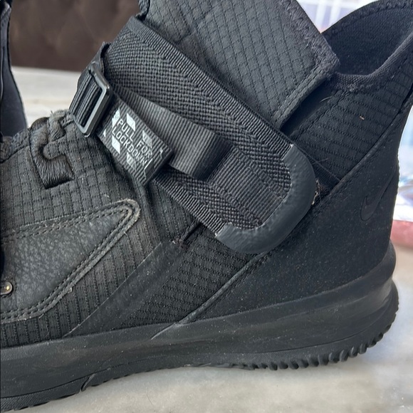 Nike Black High-Top Athletic Shoes with Velcro Straps - Picture 3 of 5